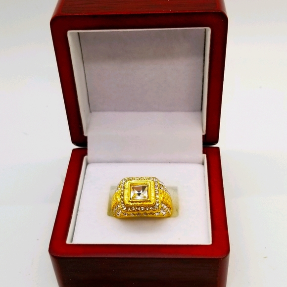 Mans ring - Picture 1 of 3